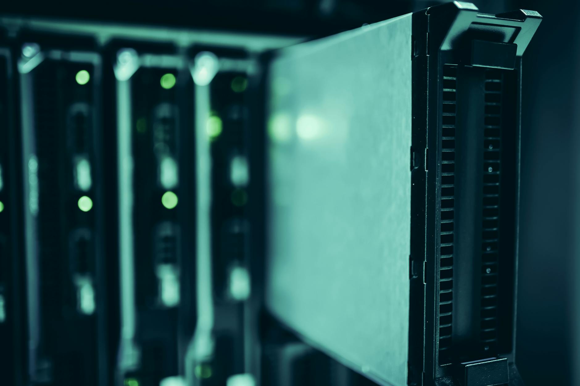 Serveur de stockage sécurisé pour l'archivage électronique légal des factures