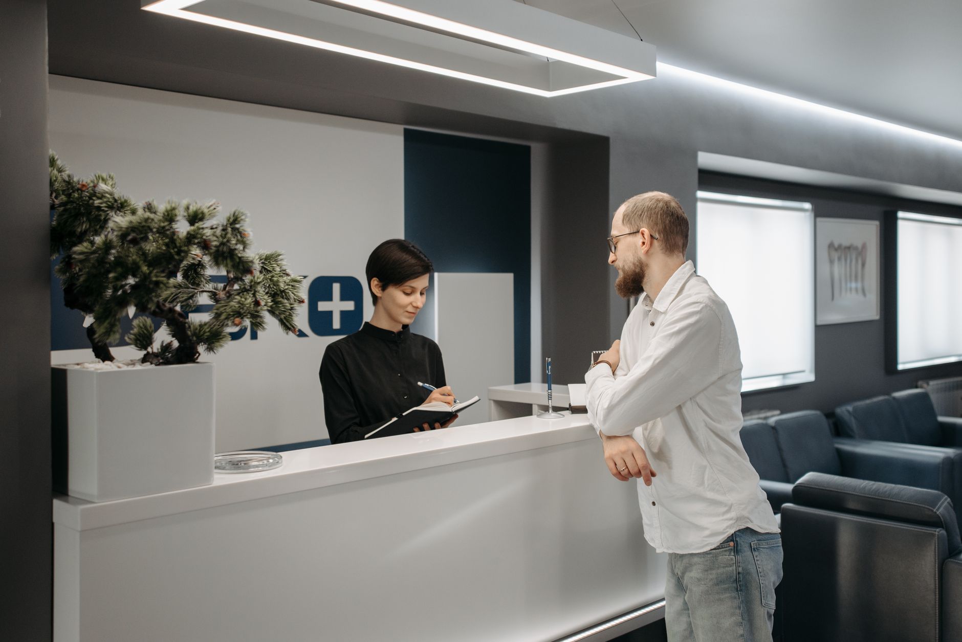 Accueil administratif d'un établissement de santé privé en France